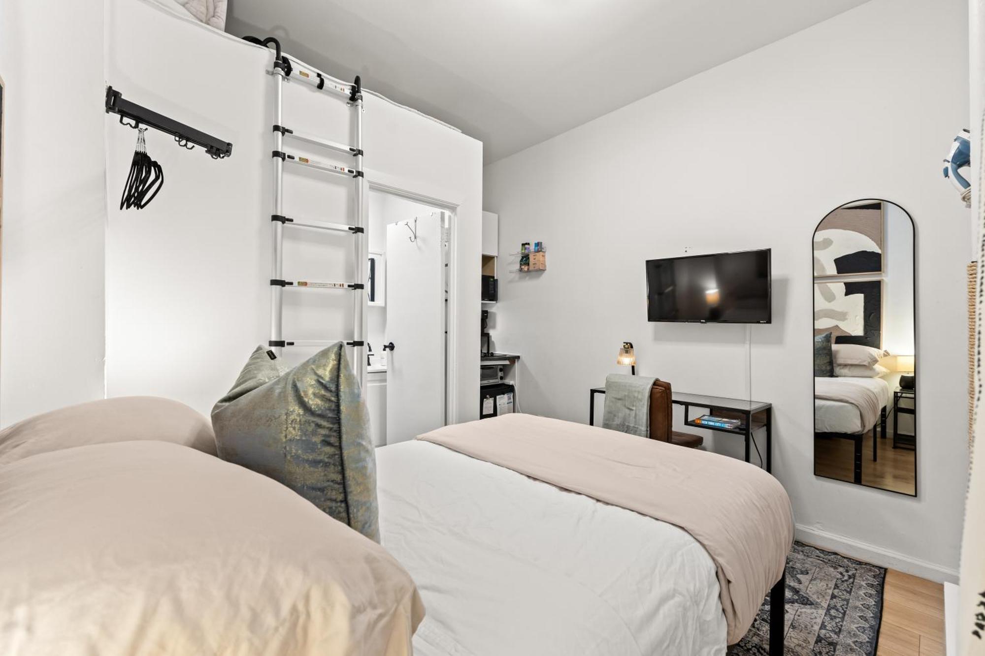 Micro Walk To Time Square *