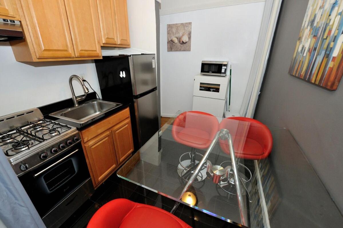 Furnished 2 Bedroom In Lennox Hill, June To Aug 90 Days Required * New York