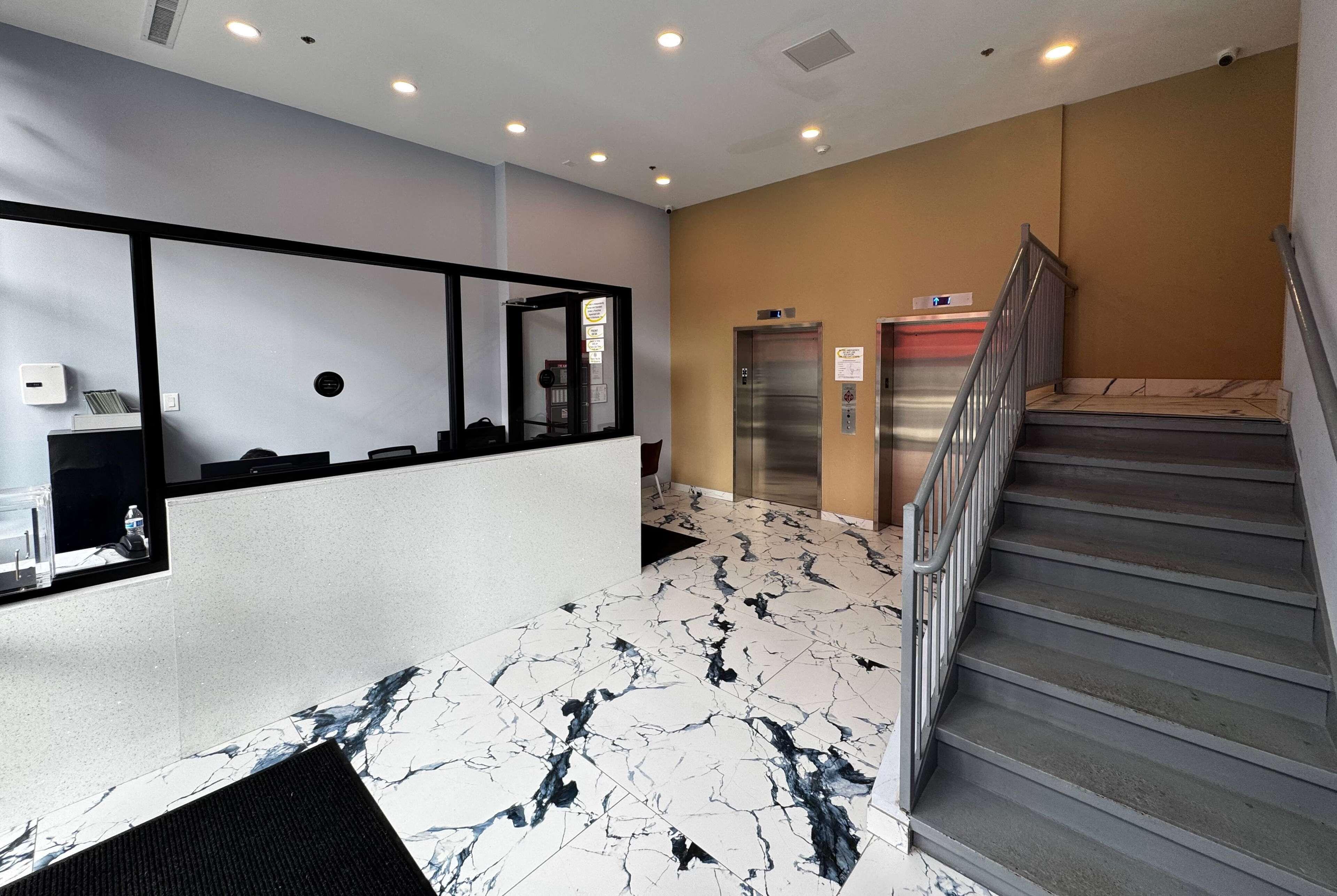 Super 8 By Wyndham Brooklyn Fulton Street Broadway Junction