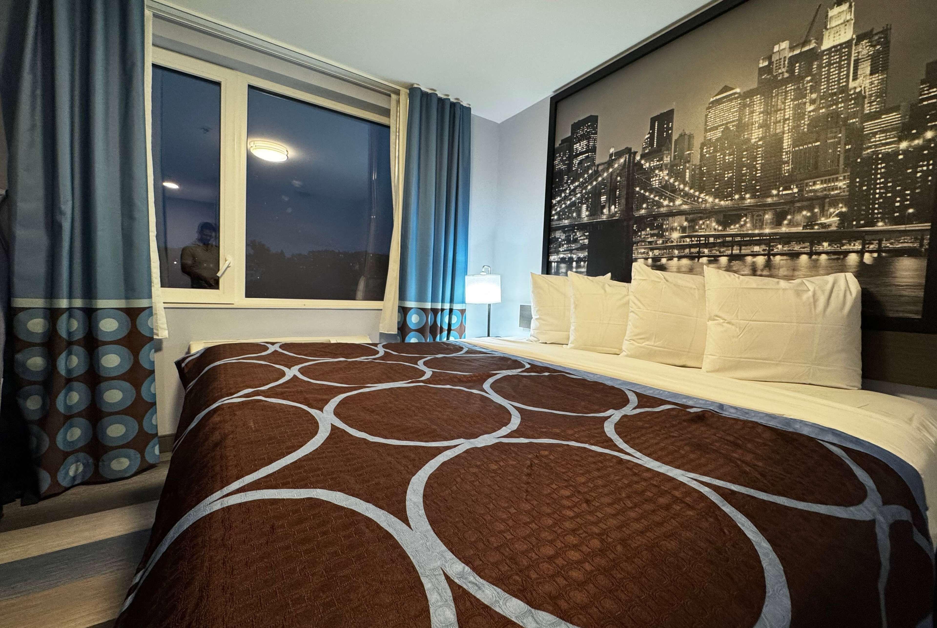 Hotel Super 8 By Wyndham Brooklyn Fulton Street Broadway Junction 2*