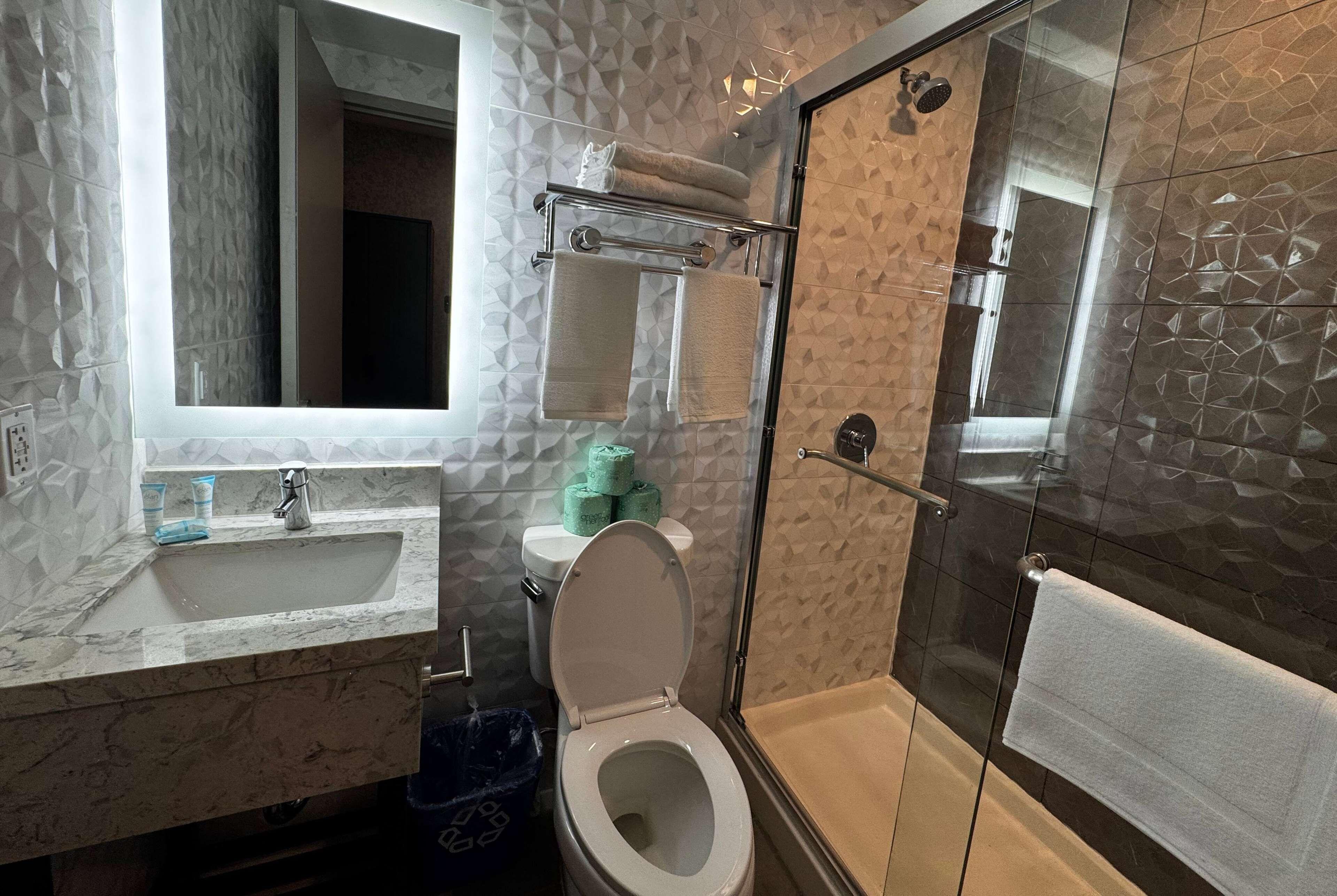 Hotel Super 8 By Wyndham Brooklyn Fulton Street Broadway Junction