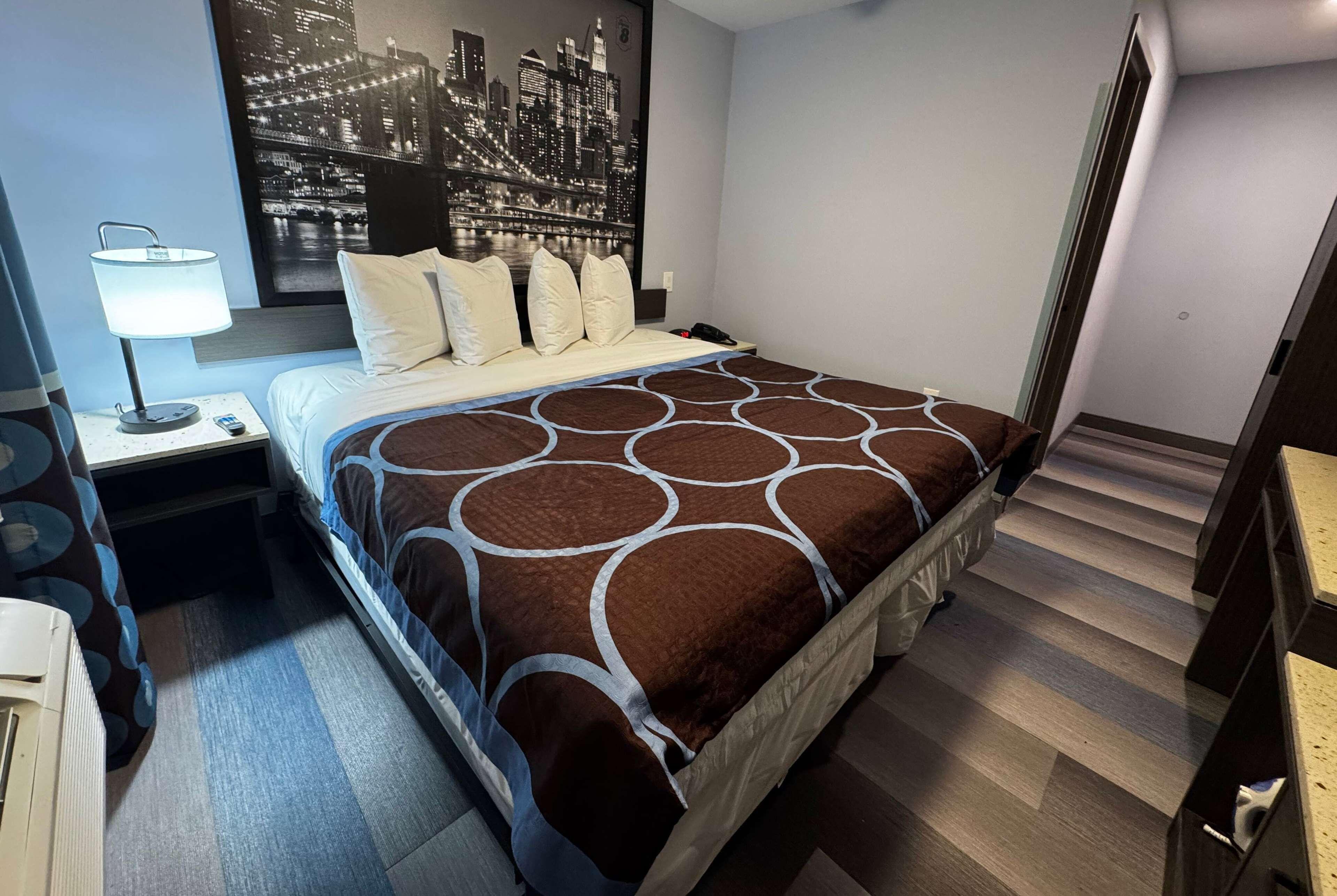 Super 8 By Wyndham Brooklyn Fulton Street Broadway Junction New York