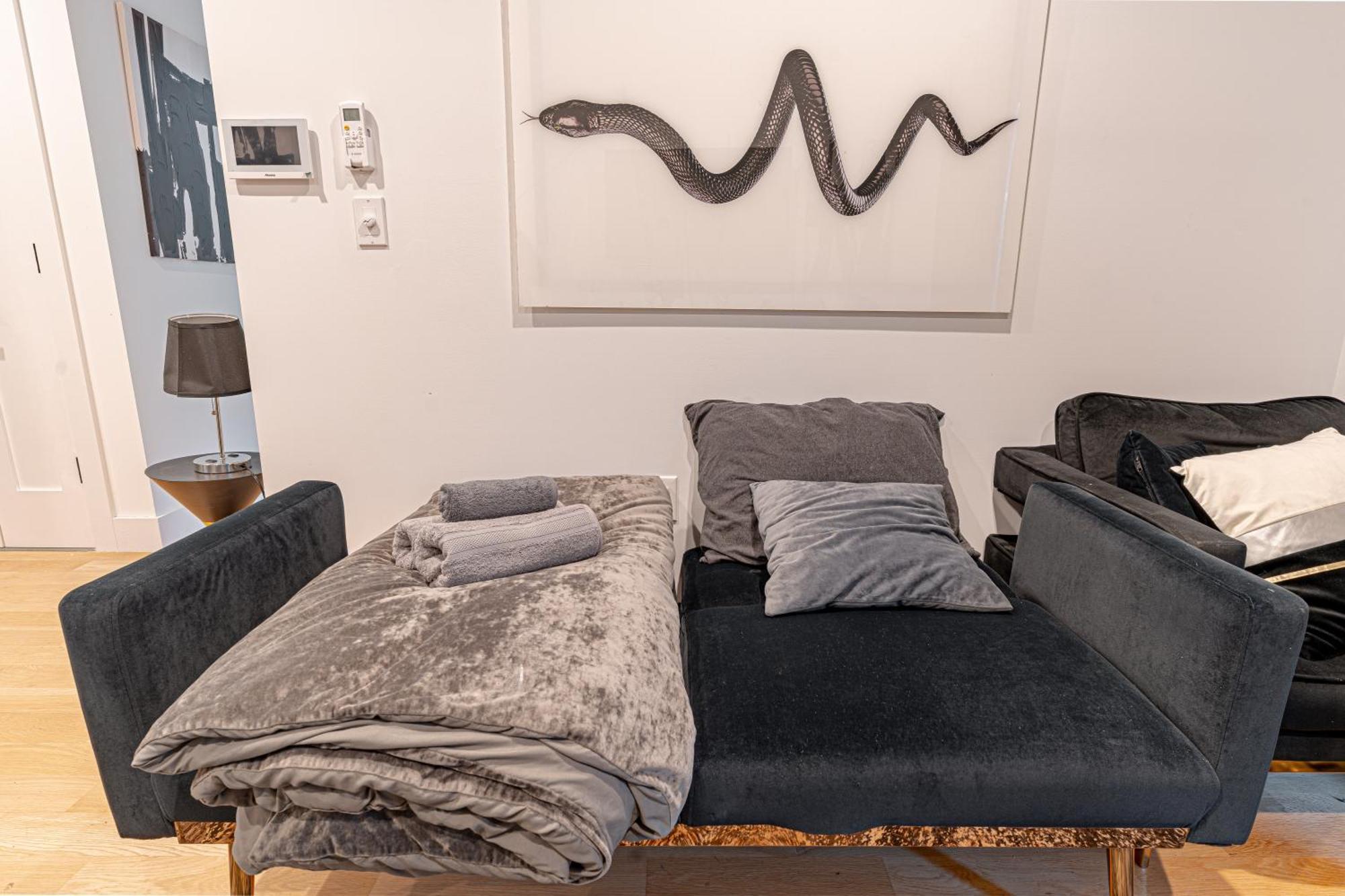 Cozy Brooklyn Getaway With Balcony Apartment