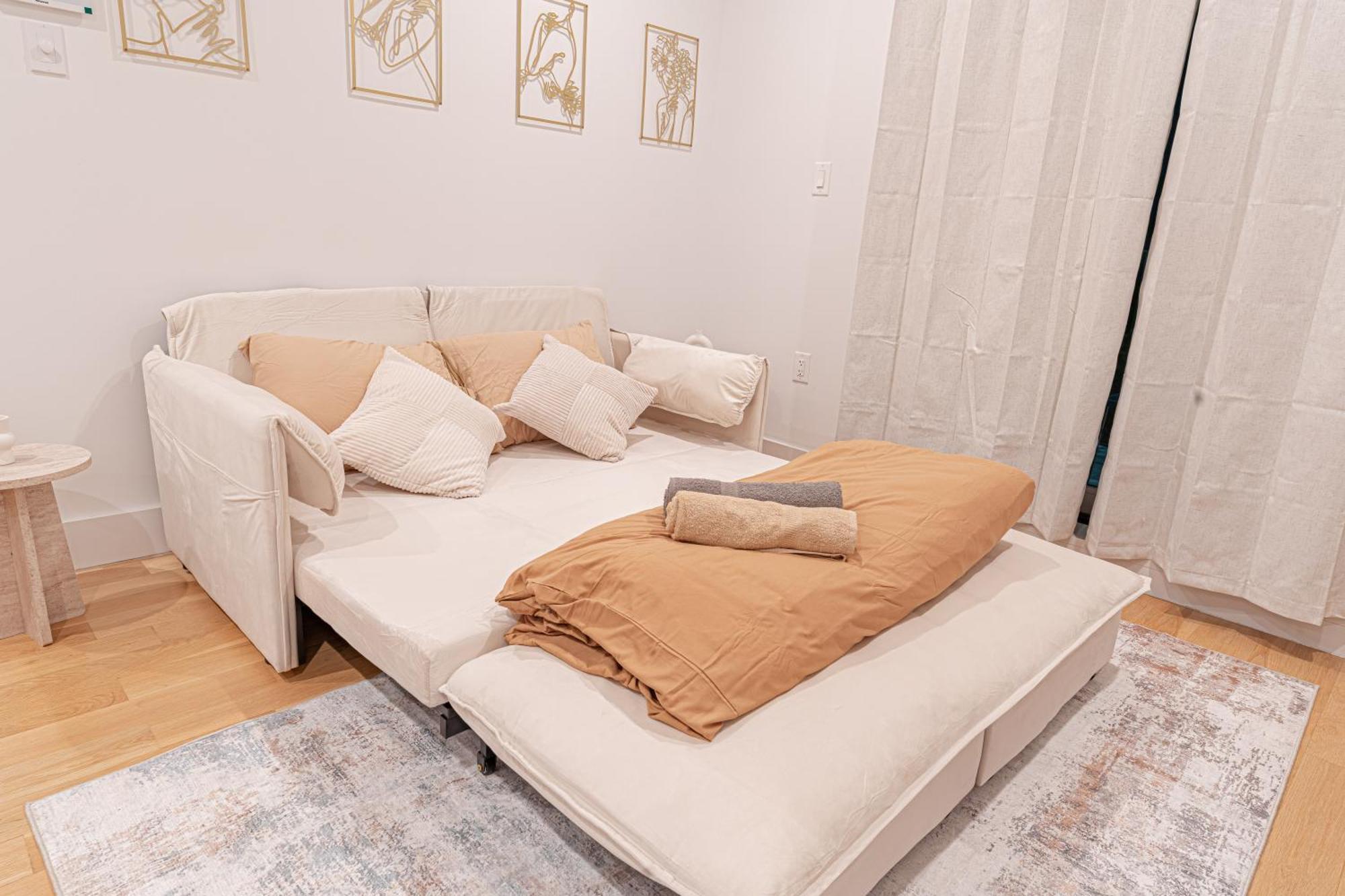 Modern & Min Brooklyn Gem W Balcony Apartment New York