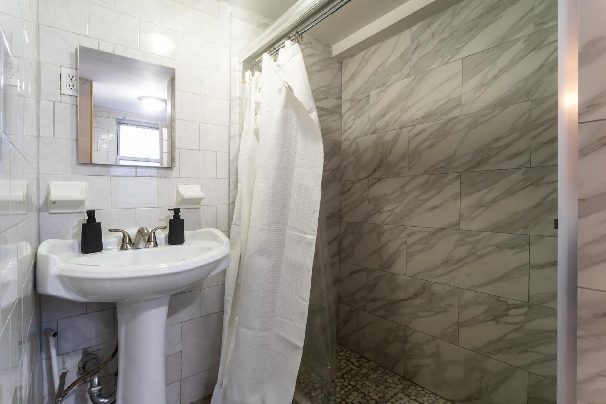 Location! 2bd In Nyc's Neighborhood New York