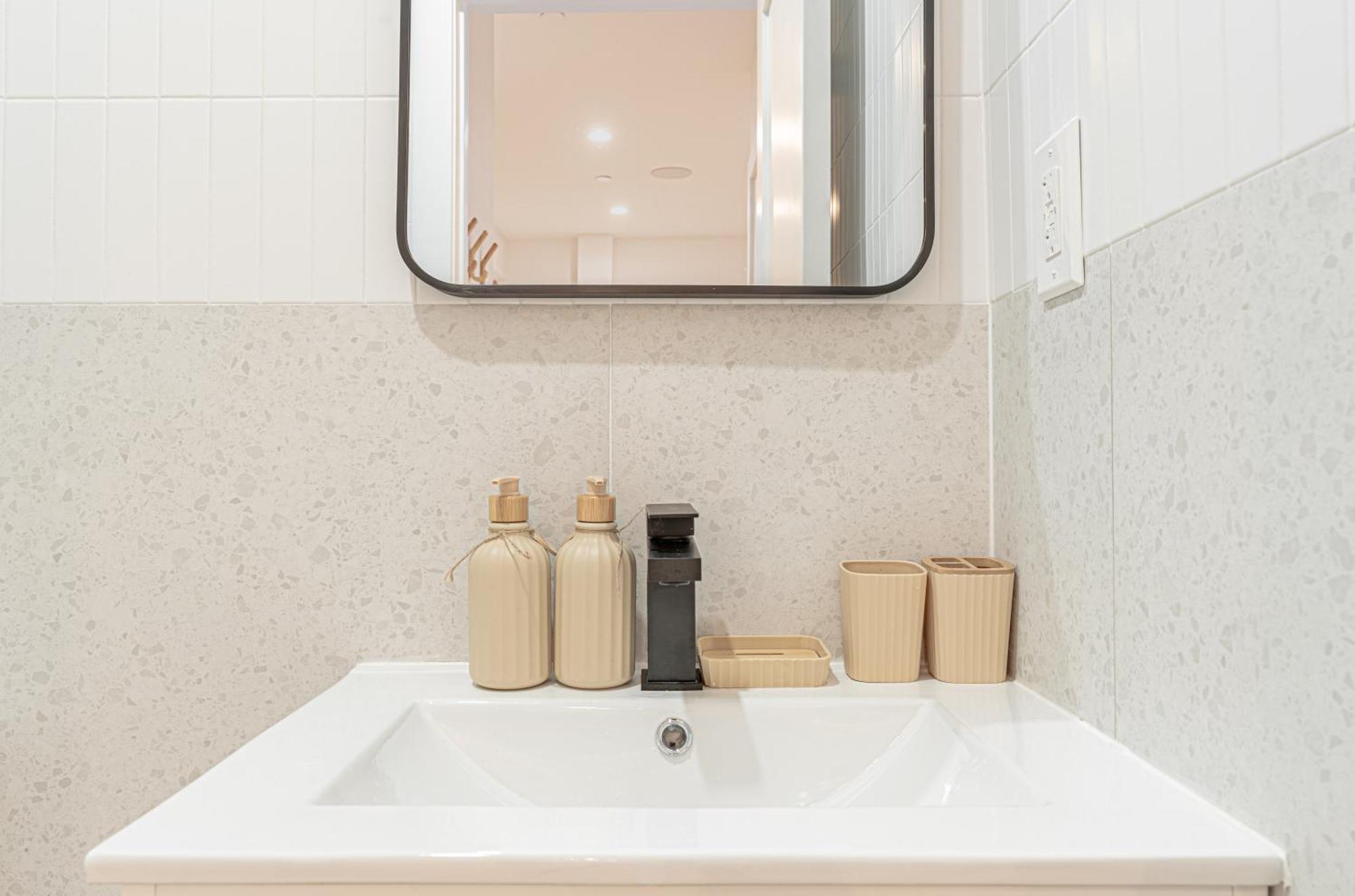 Modern & Min Brooklyn Gem W Balcony * New York