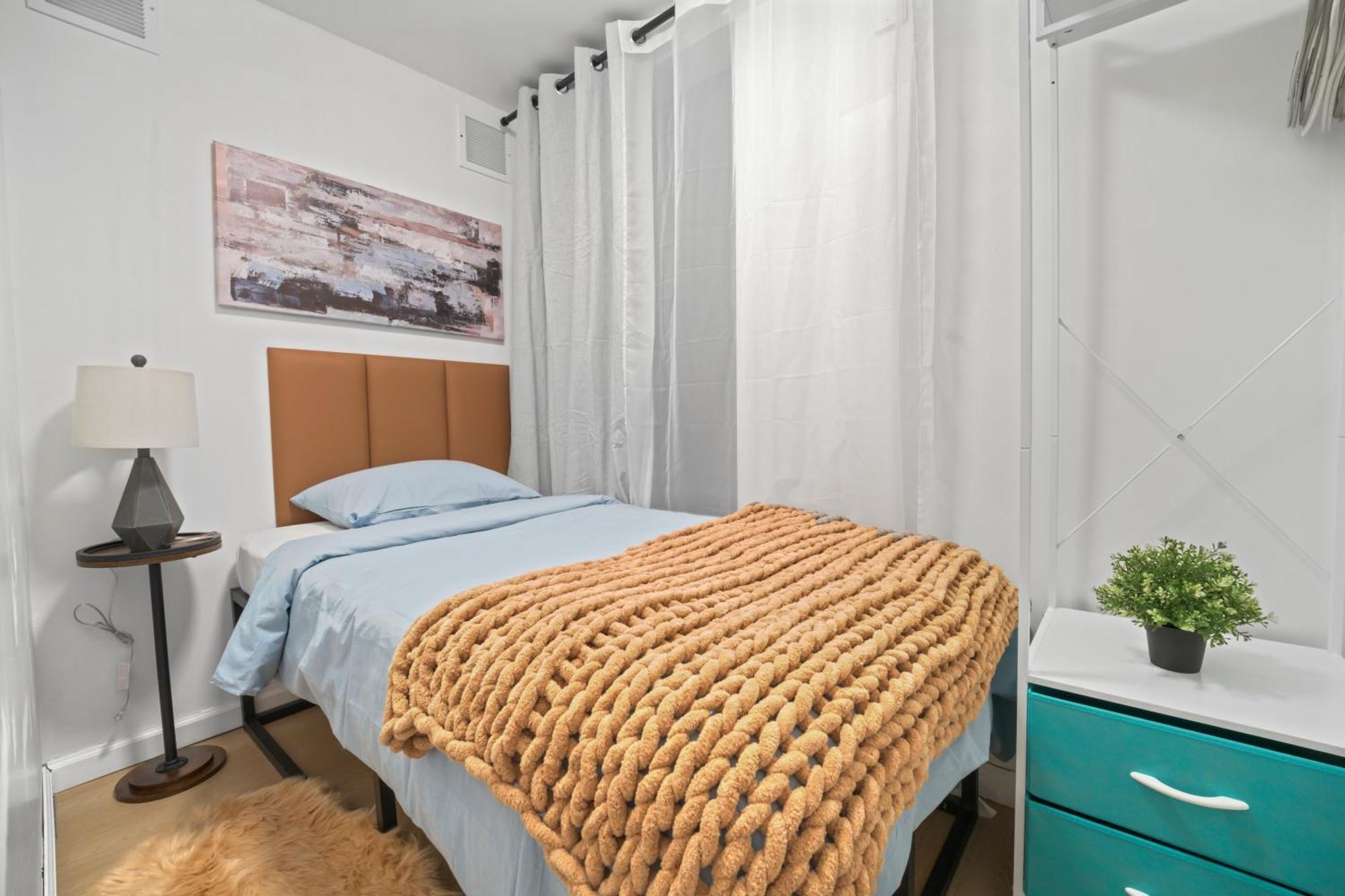 Spacious 4br In Lower Manhattan Apartment *