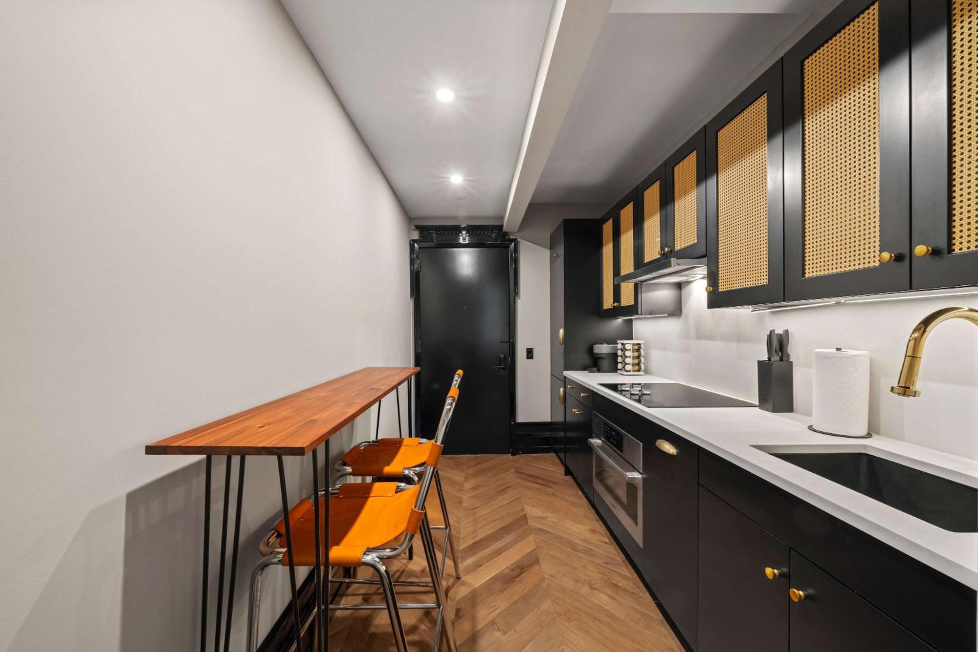 Freeman 201 By Rove - 2br With Shared Amenities