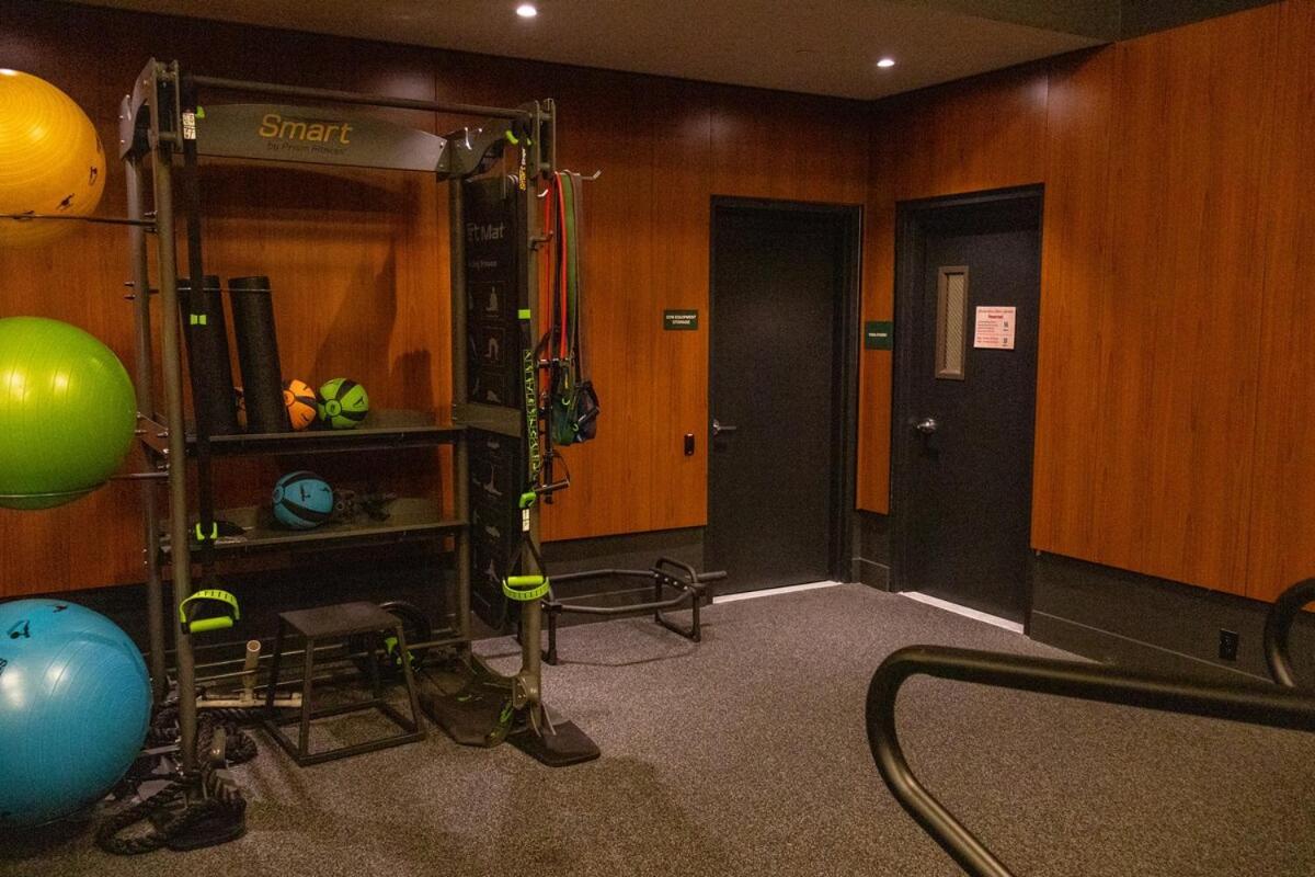 Lux Bronx Rooftop, Pool, Gym, Cinema Apartment New York