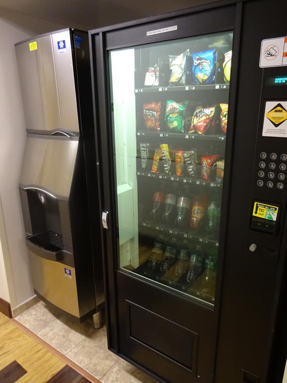 Super 8 By Wyndham Brooklyn / Park Slope Hotel