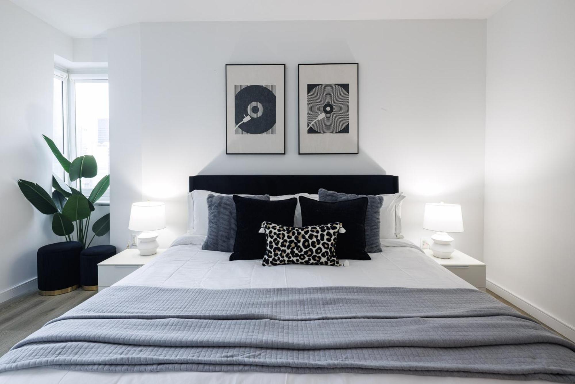 Stylish Nyc Haven Steps To Broadway & Dining Apartment New York