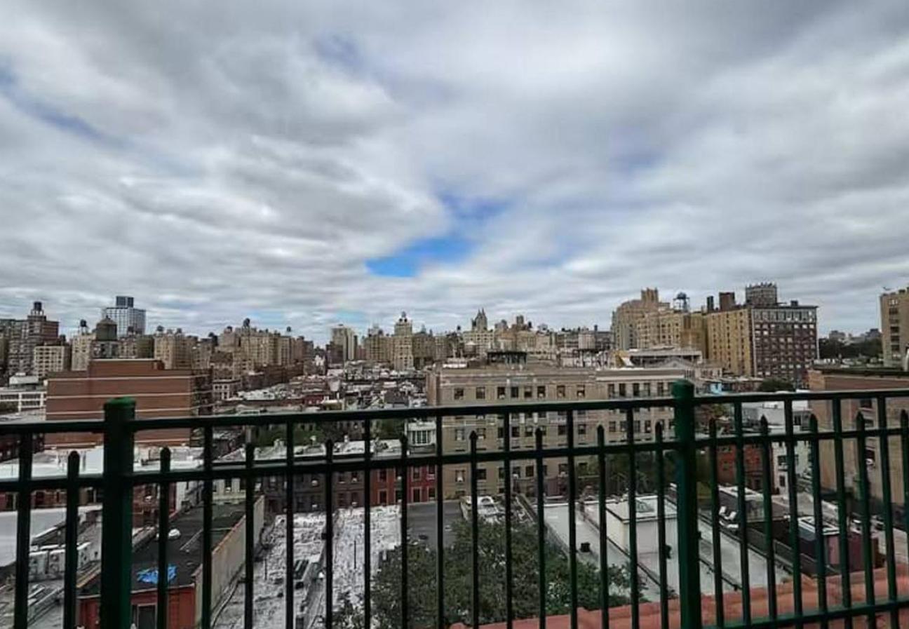 Sunny Fully Furnished In Chelsea Apartment *