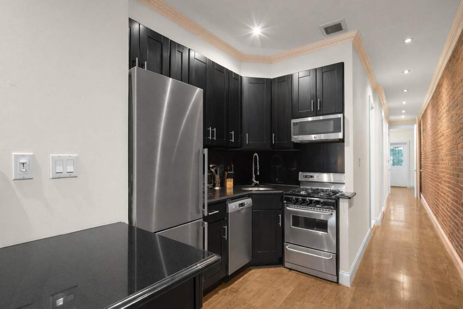 Apartment Stylish East Side Escape Steps From Fun New York