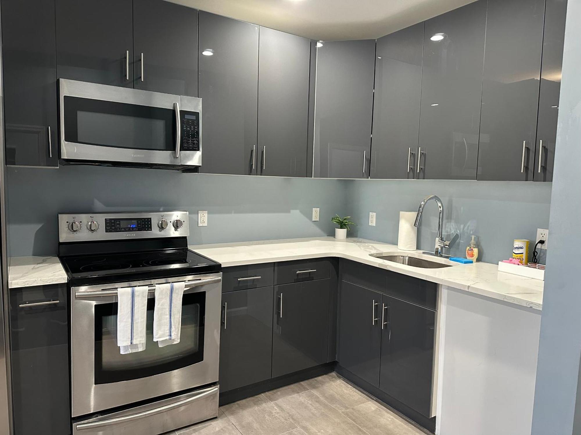 Beautiful In Brooklyn Nyc Walking Distance Metro Station Apartment New York