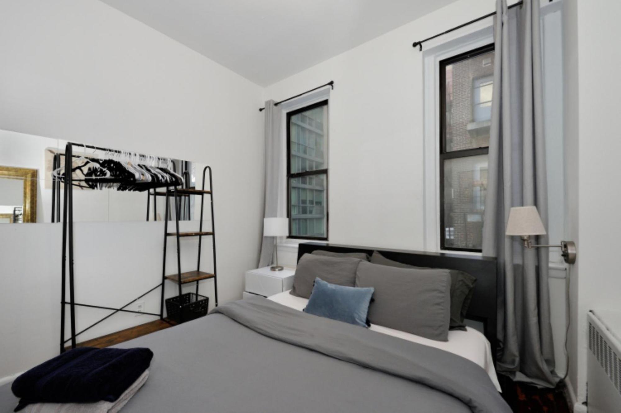 Spacious 3 Bedroom In Prime Location Of Nyc * New York