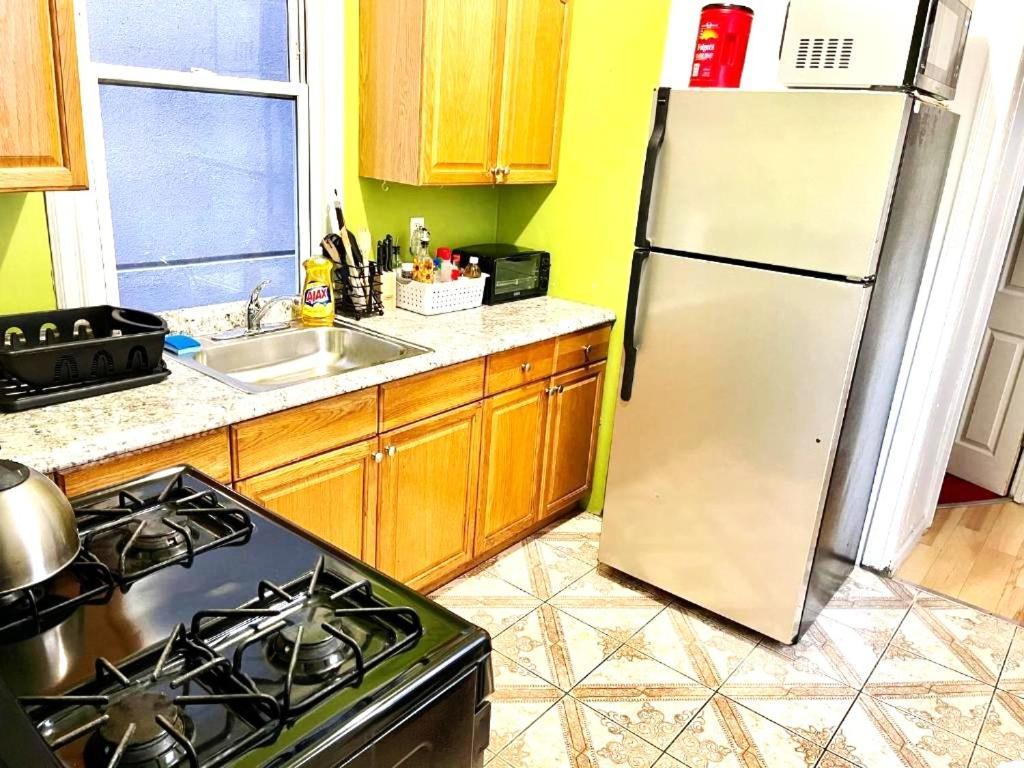 Apartment 3 Bedroom In Lic, 2 Stops To Manhattan! New York