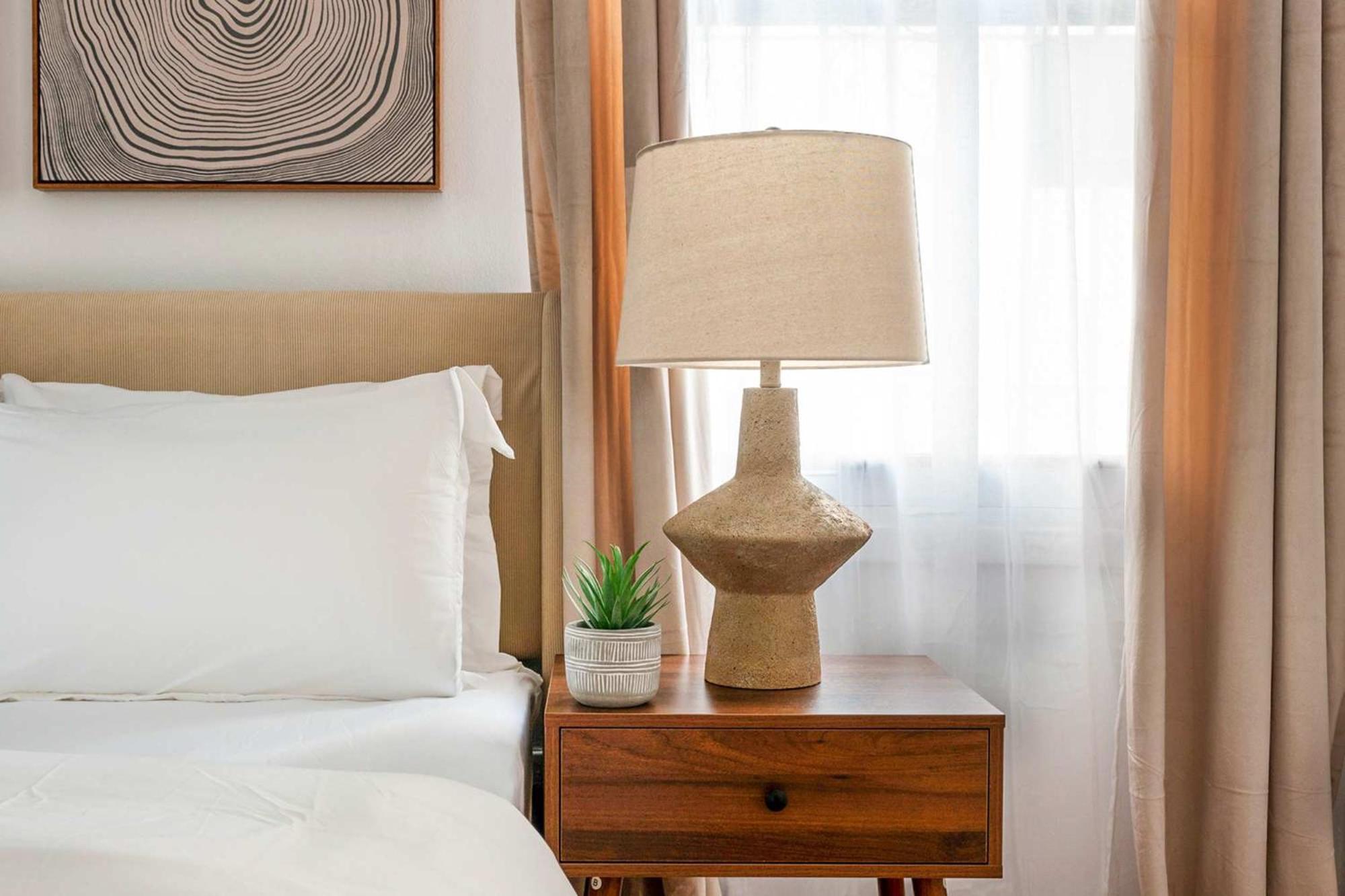 26-1c Gramercy Large 1br Wd *