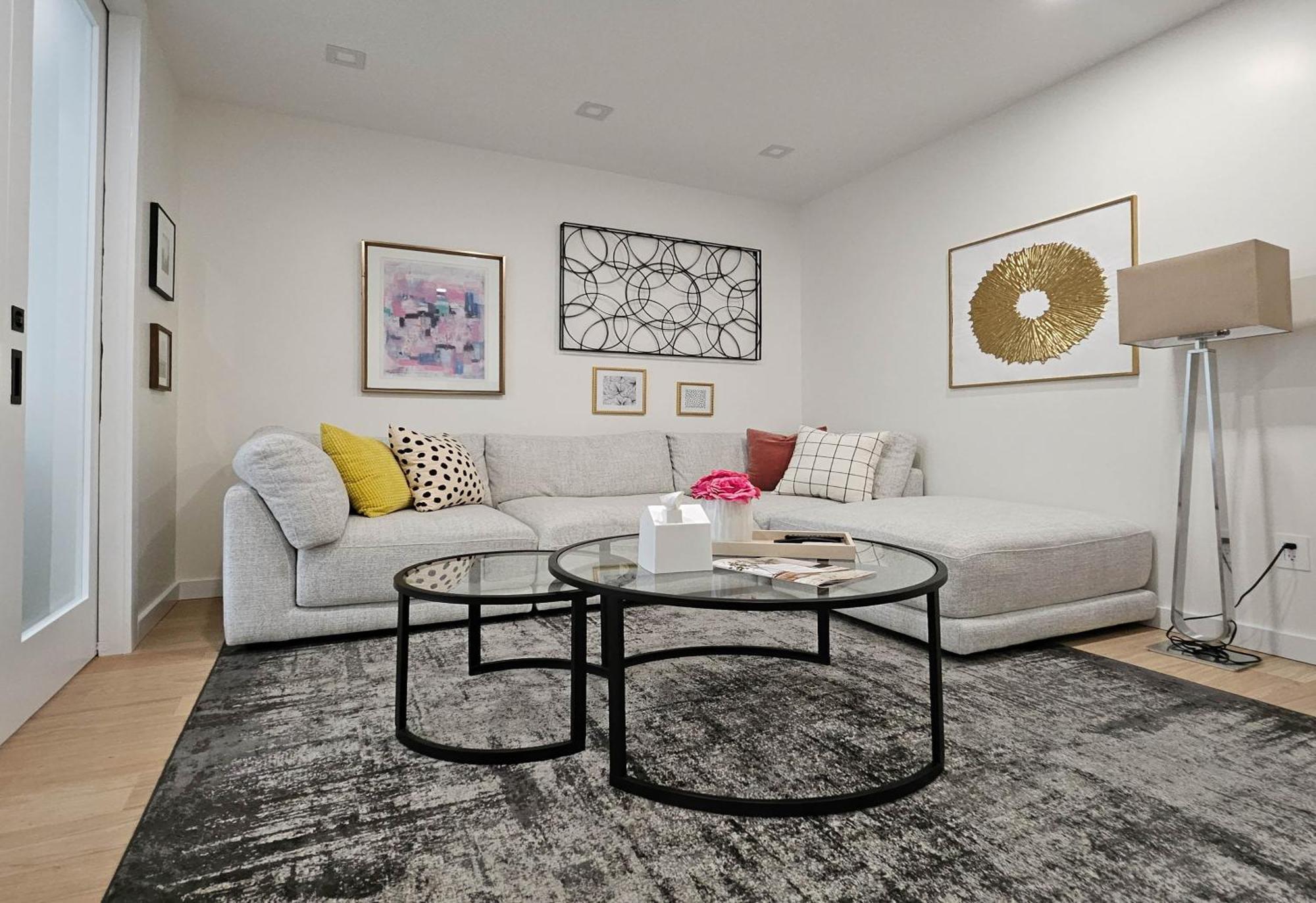 Apartment Bright Modern 2-bedroom - Prime Astorioa - Near Subway *