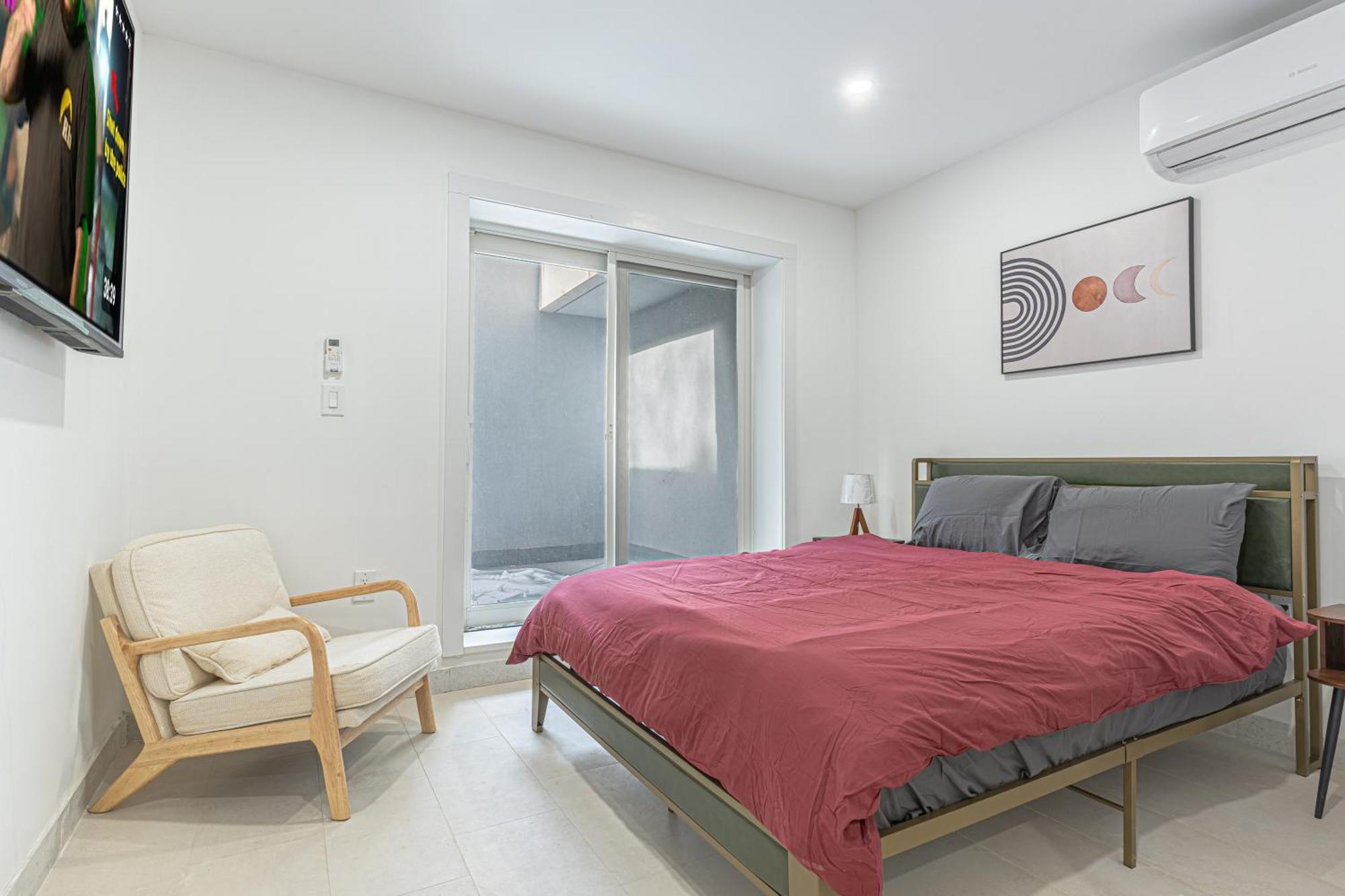 Apartment Modern Duplex Escape W Backyard