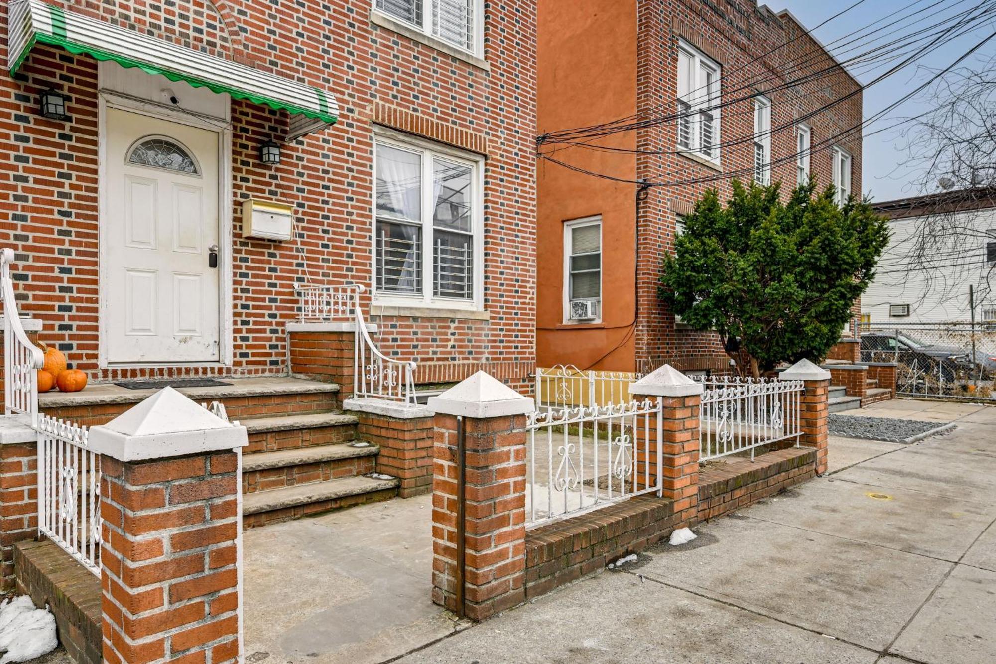 Apartment Easy Train Access! Quiet Commuter *