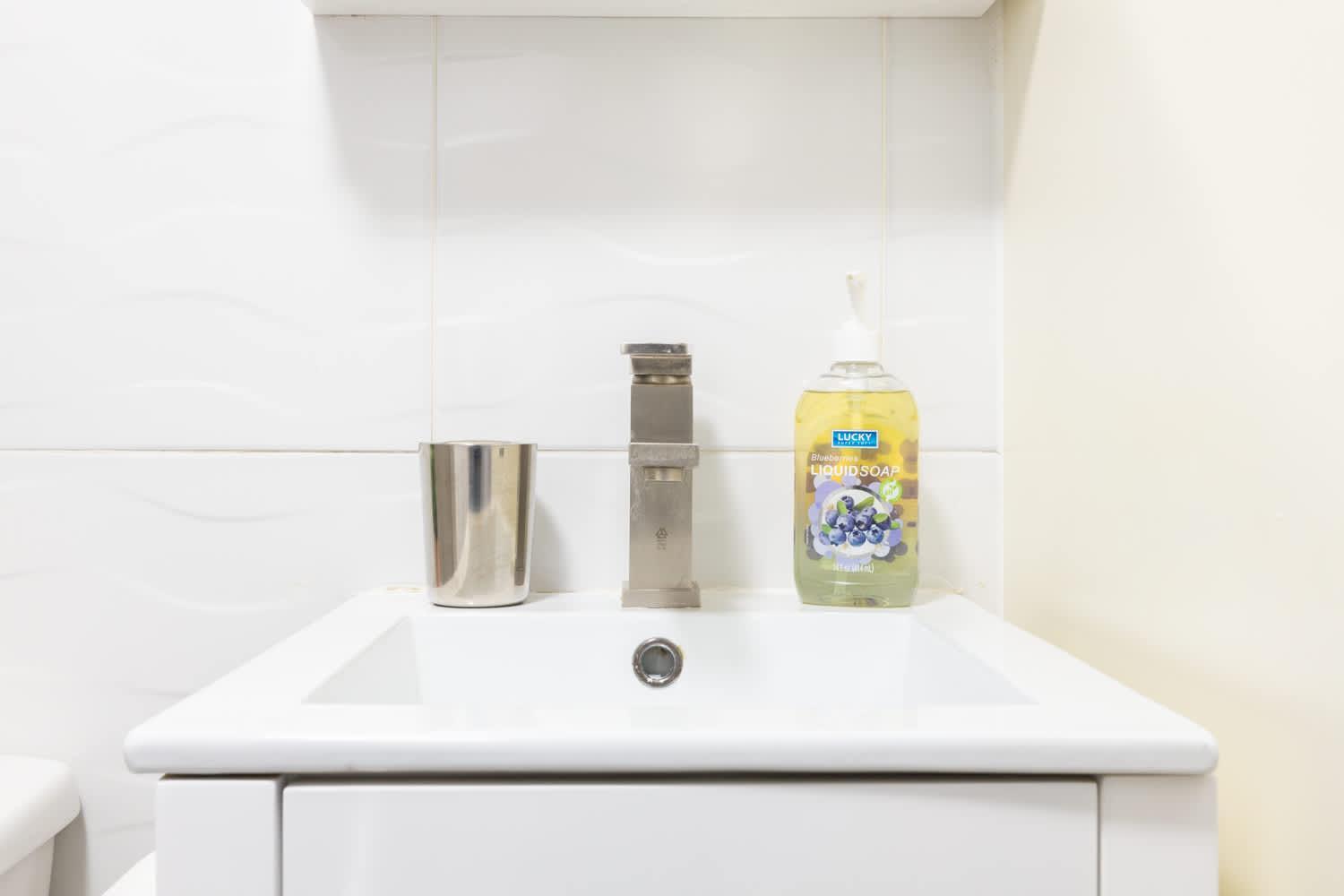 26-1c Gramercy Large 1br Wd *