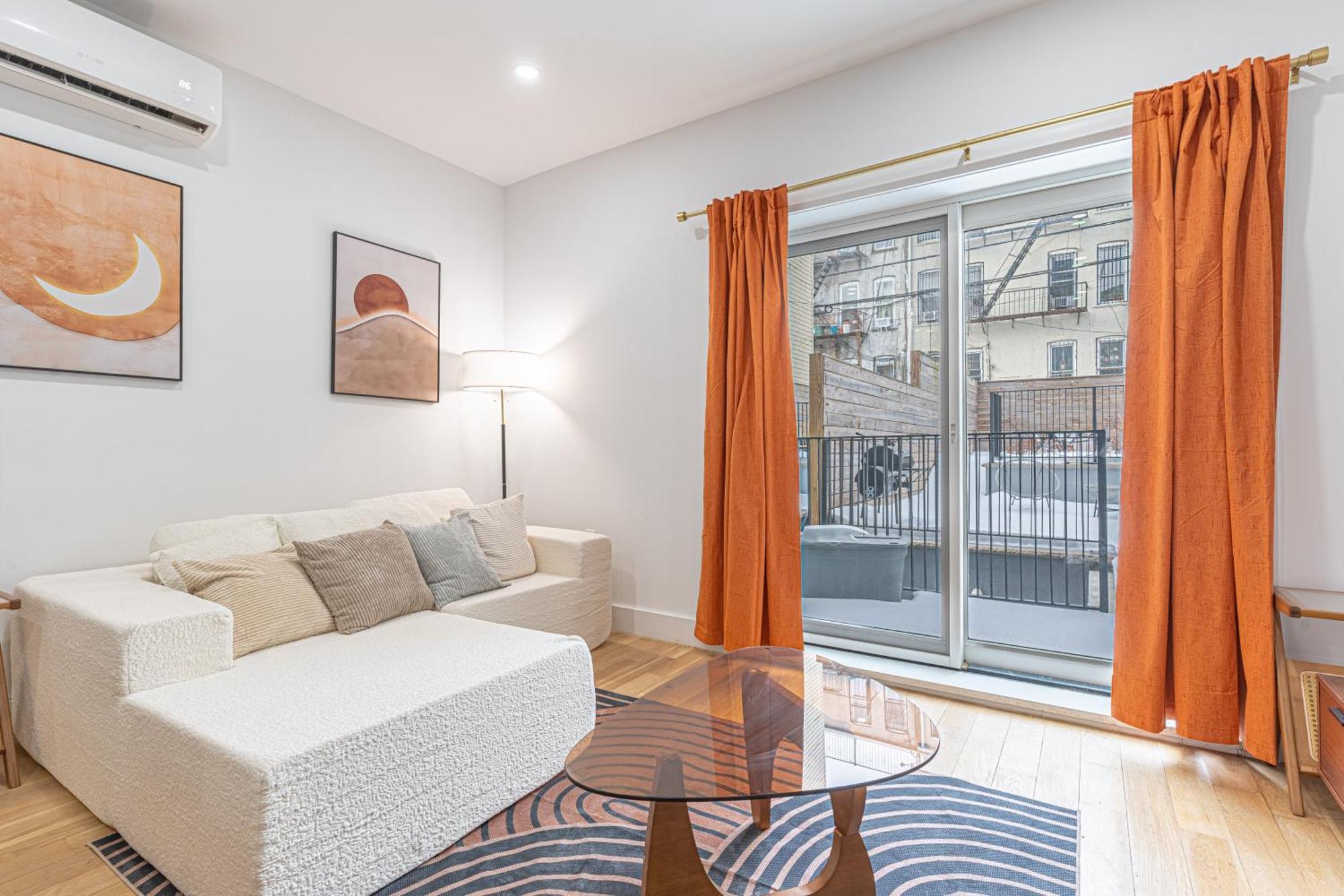 Modern Duplex Escape W Backyard * New York