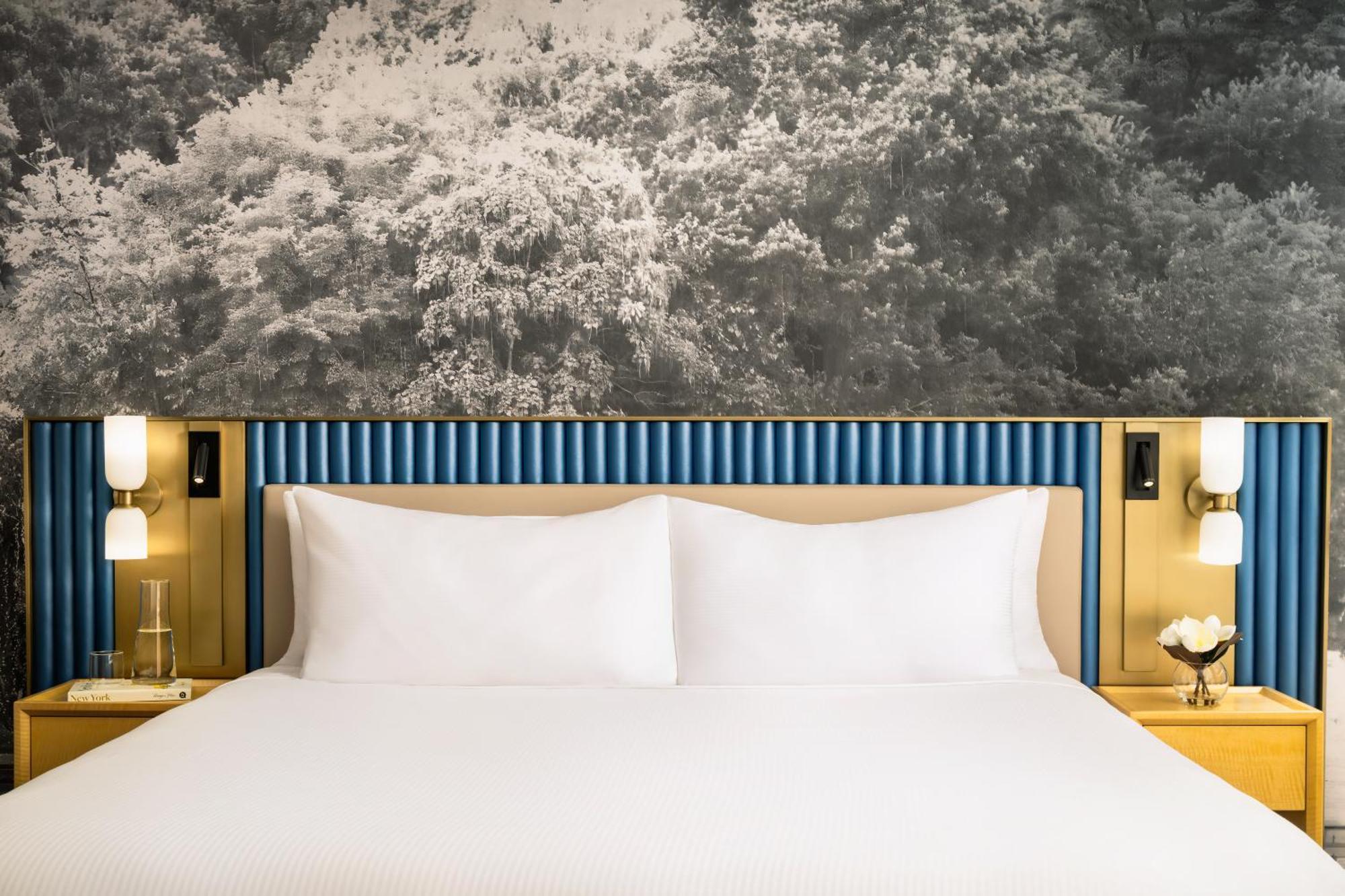 Millennium Premier Times Square Hotel 4*