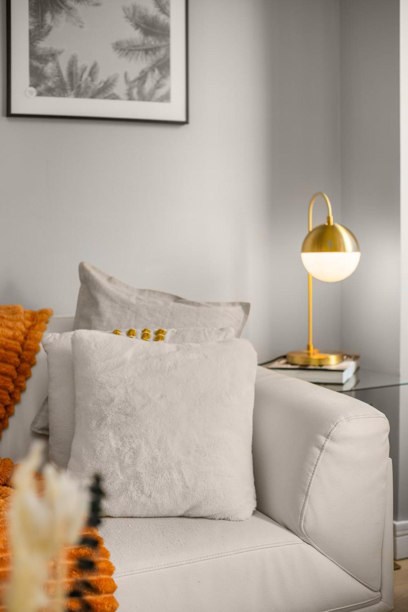 Chic Nyc Retreat Beside Broadway & Iconic Sights Apartment