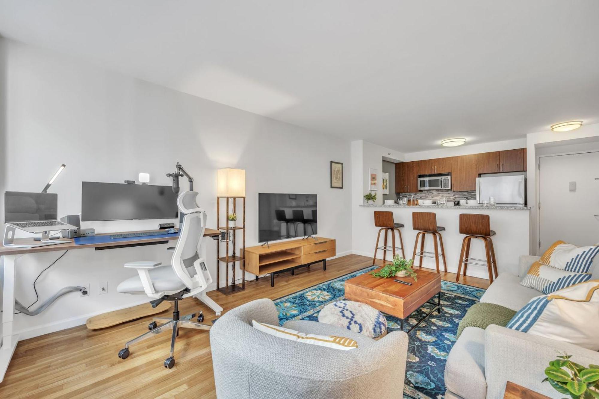Apartment Chelsea 1 Bedroom W Work Setup By Anyplace - 11652 New York