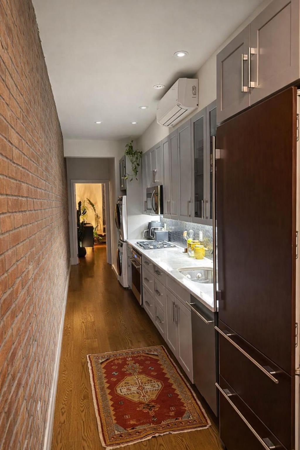 Sunlit Luxury 2br Harlem Brownstone Retreat With Terrace Near Express Trains * New York