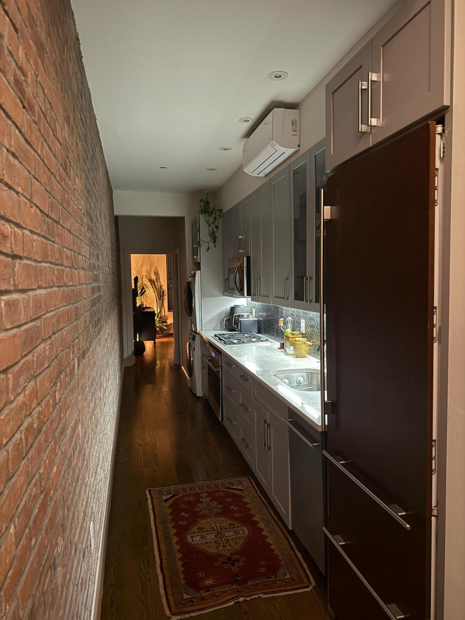 Sunlit Luxury 2br Harlem Brownstone Retreat With Terrace Near Express Trains Apartment *