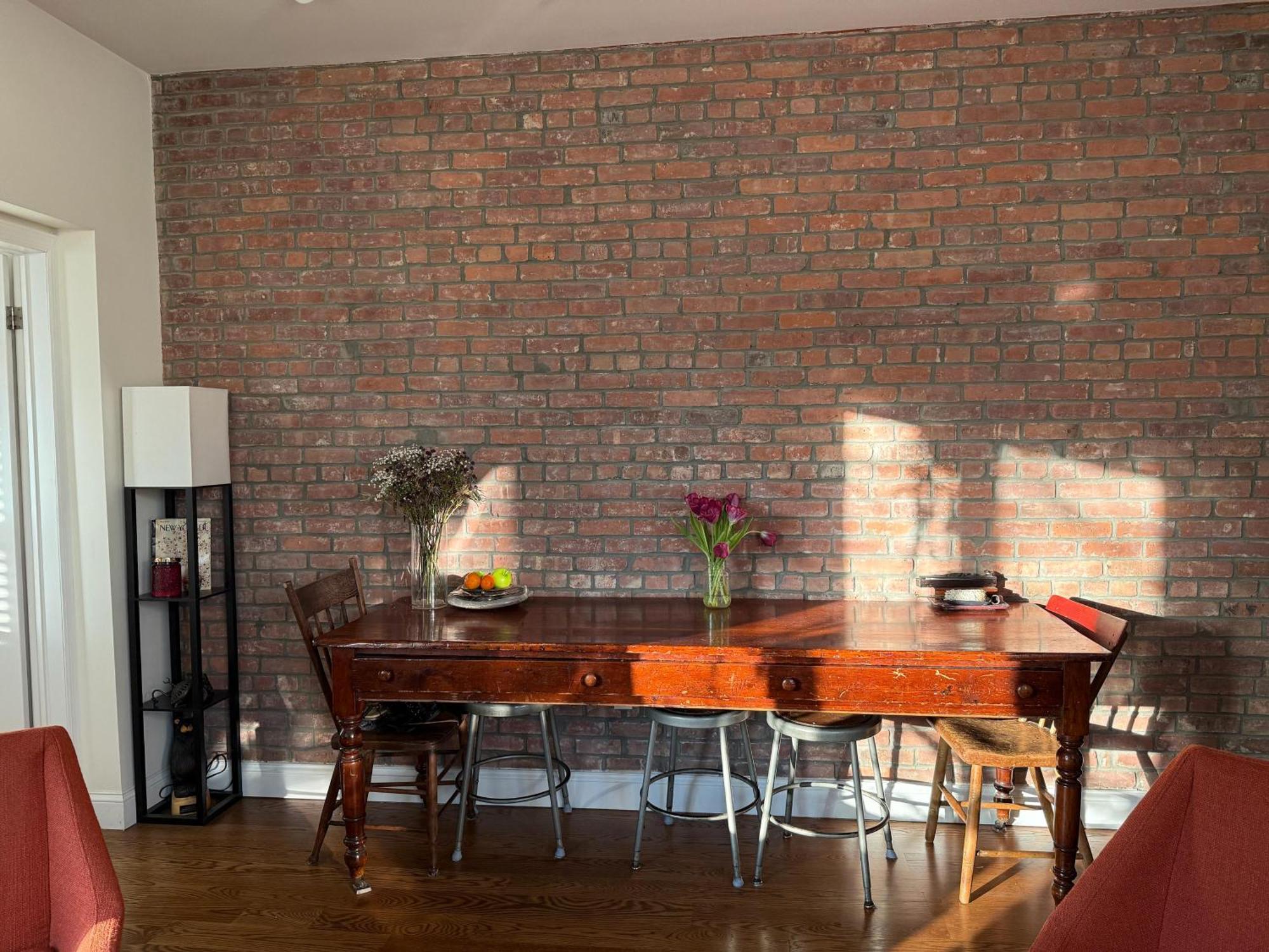 Sunlit Luxury 2br Harlem Brownstone Retreat With Terrace Near Express Trains Apartment
