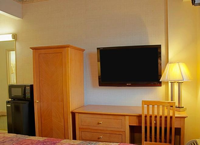 Brooklyn Motor Hotel 2*