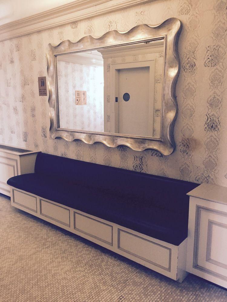 Imperial Court Hotel 2*