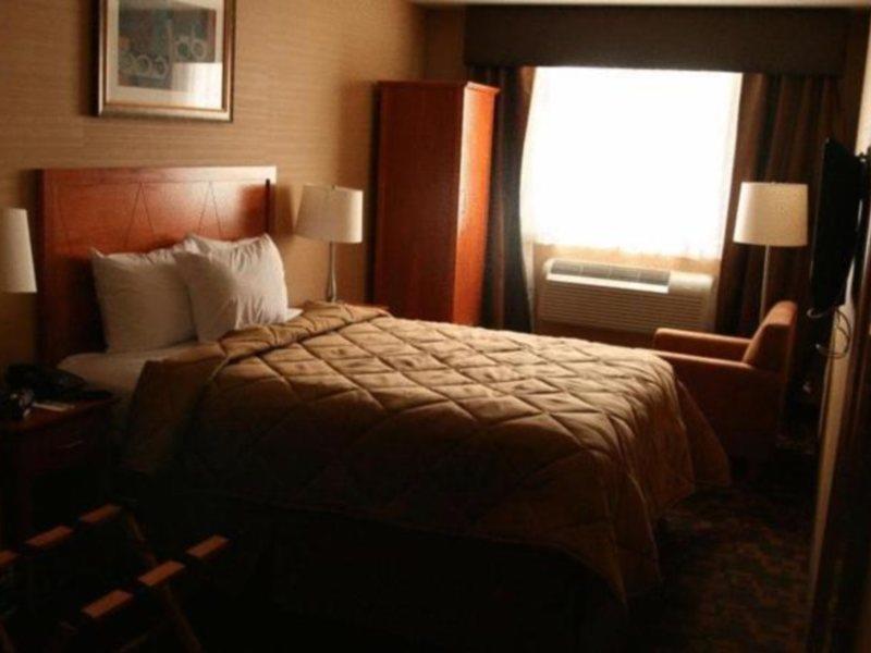 Hotel Ramada By Wyndham Times Square West 3*