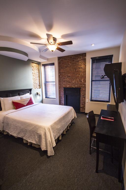 Broadway & * New York