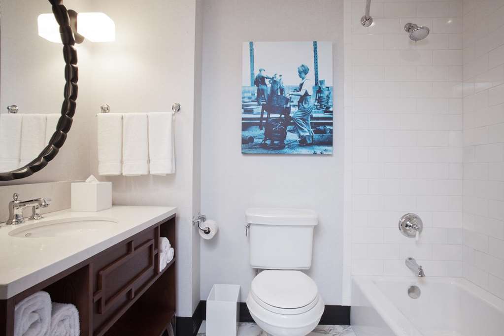 Hilton Brooklyn - Newly Renovated Hotel New York