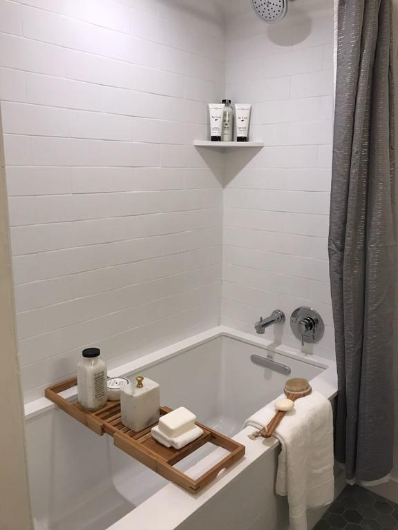 Exquisite 2 Bedroom 2 Baths All Modern And High End Furniture Appartement