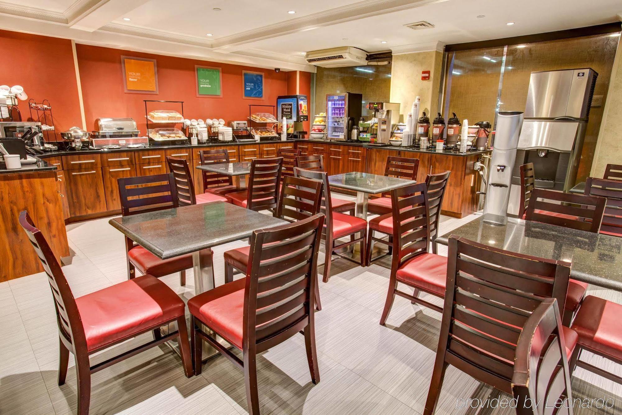 Ramada By Wyndham Times Square West 3*