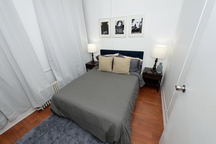 Gorgeous 2 Beds Apt In Times Square Apartment