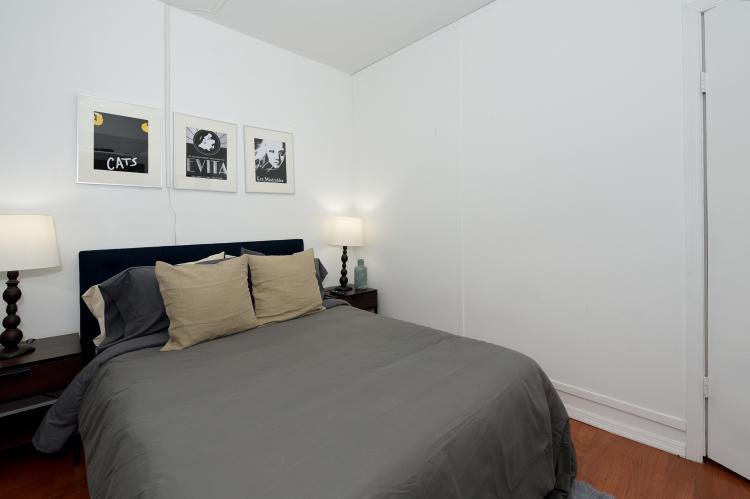 Gorgeous 2 Beds Apt In Times Square Apartment *