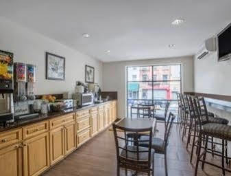 Super 8 By Wyndham Brooklyn / Park Slope 3*