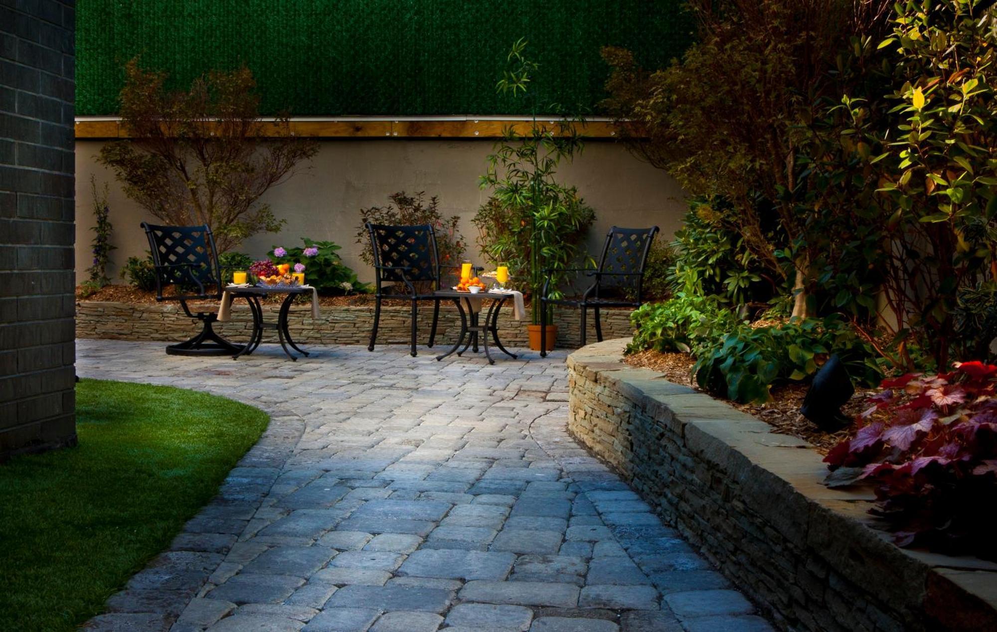 Hotel Aura Brooklyn 4*