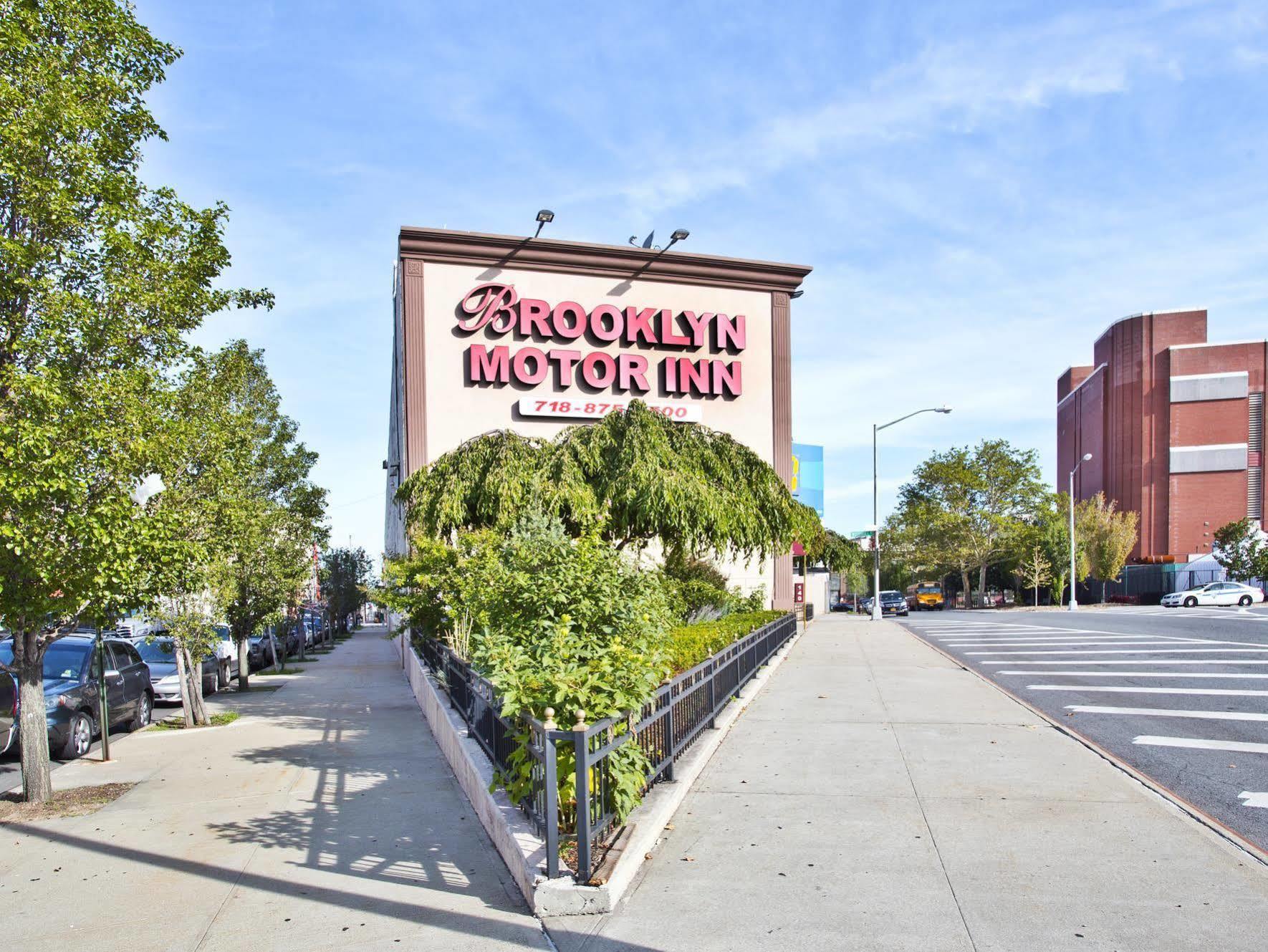 Brooklyn Motor Hotel 2*