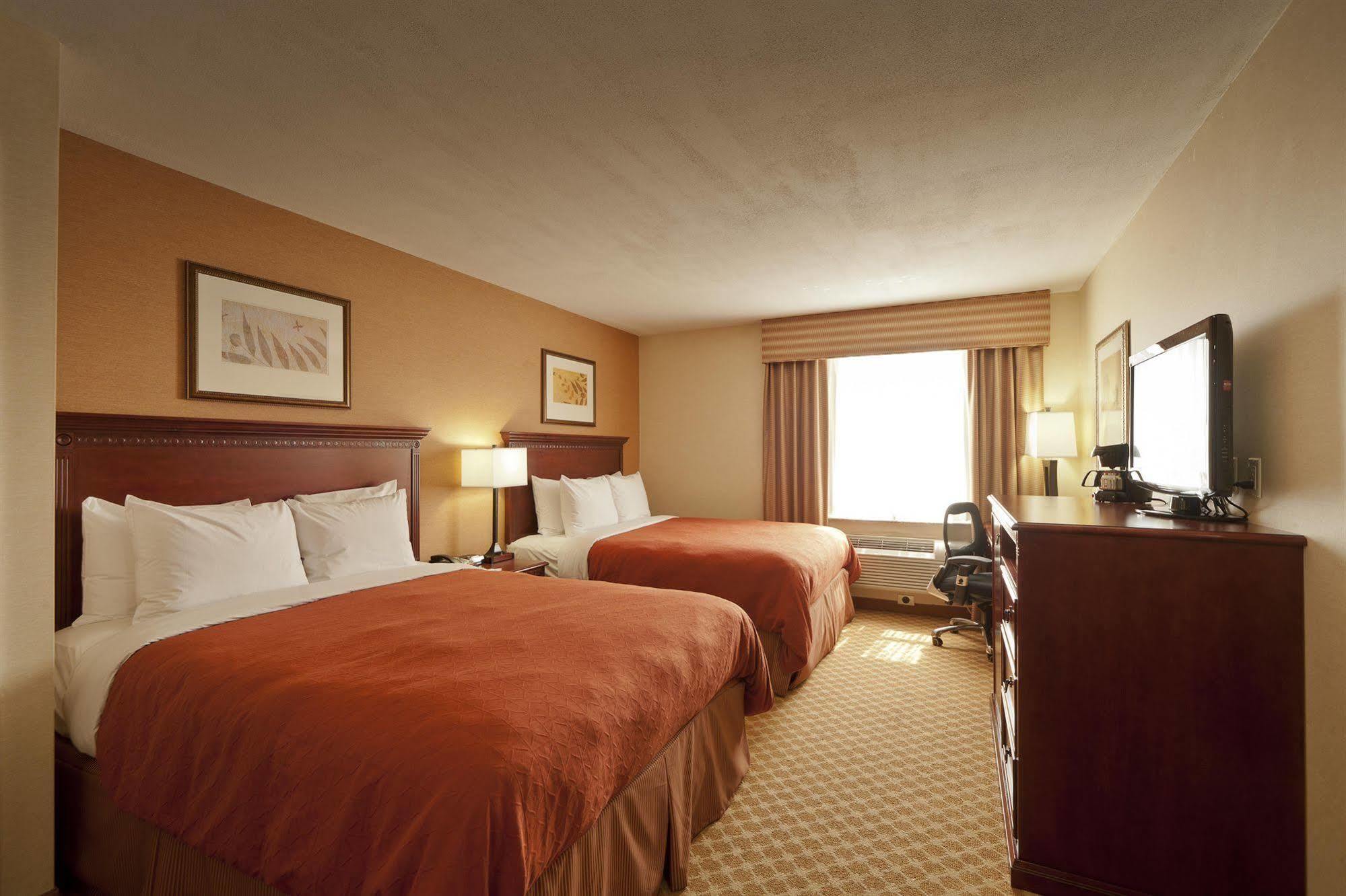 Hotel Queens County And New York
