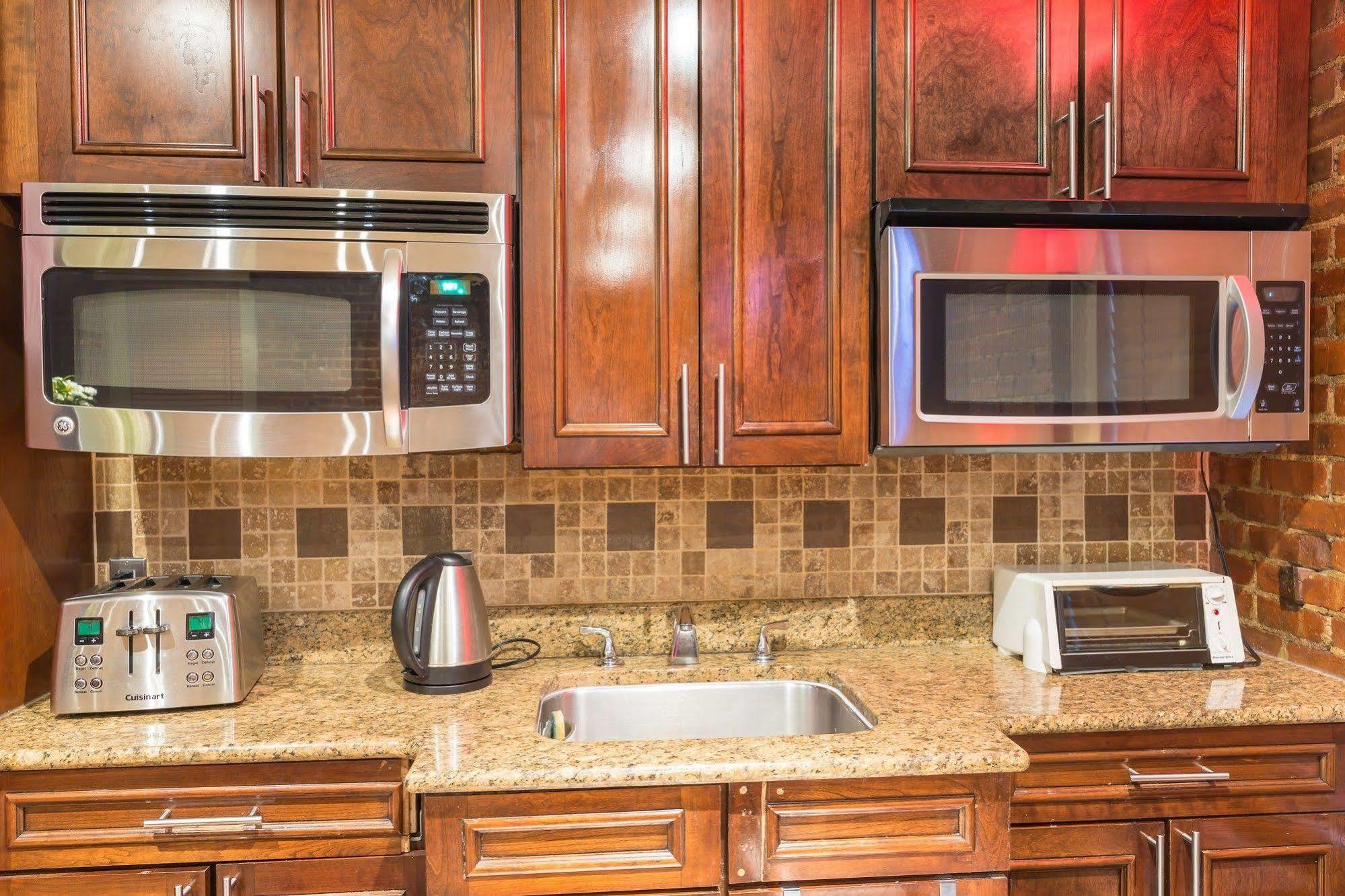 Broadway & * New York