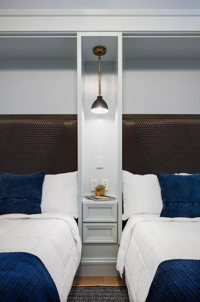 Merrion Row And Public House Hotel