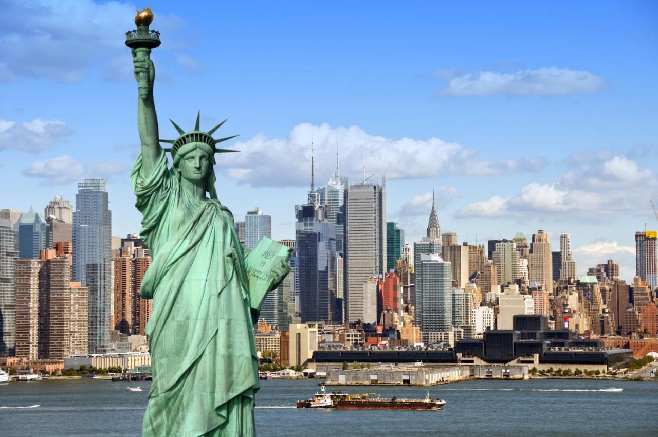2 Bdr In The Center Of Times Square 42nd St Appartement New York