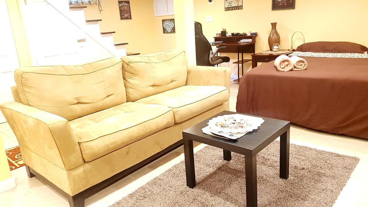 Park Front Studio Apartment New York