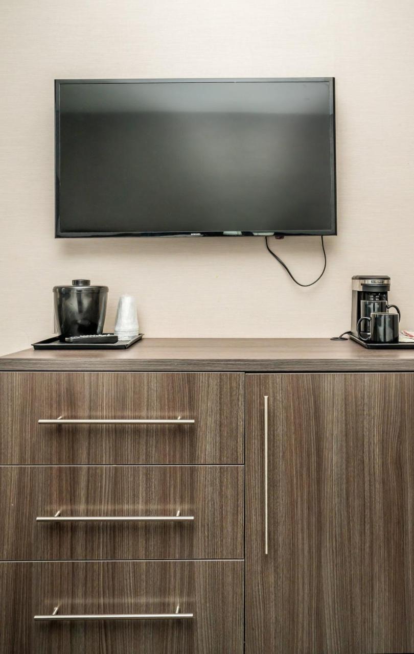 Letap Near Airtrain Jfk Airport Hotel